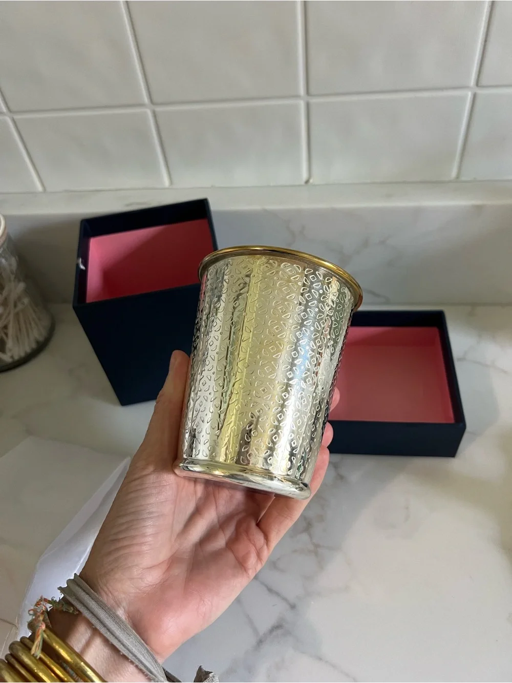 NIB Oscar de la Renta Country Cedarwood Candle